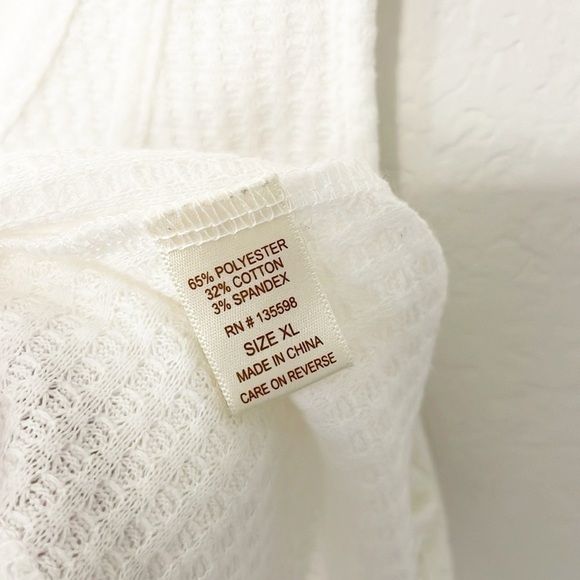 Liberty Love white waffle knit button tank top - Picture 4 of 4